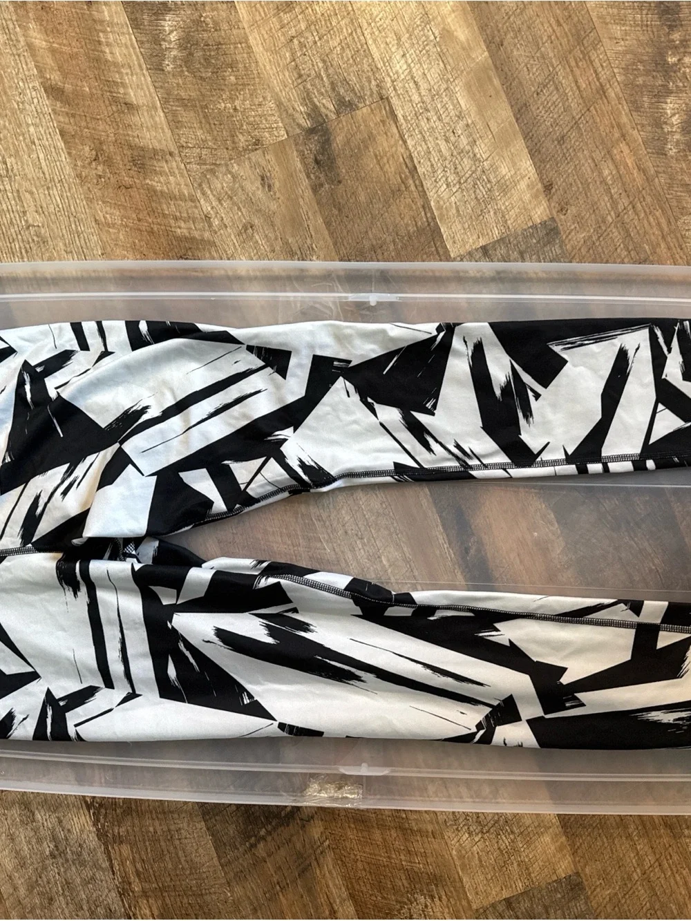 Nike Black & White Abstract High-Rise Leggings